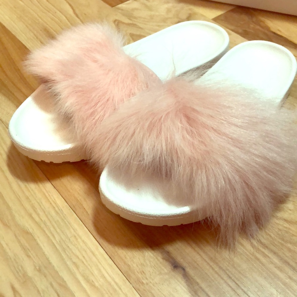 Ugg fuzzy slides